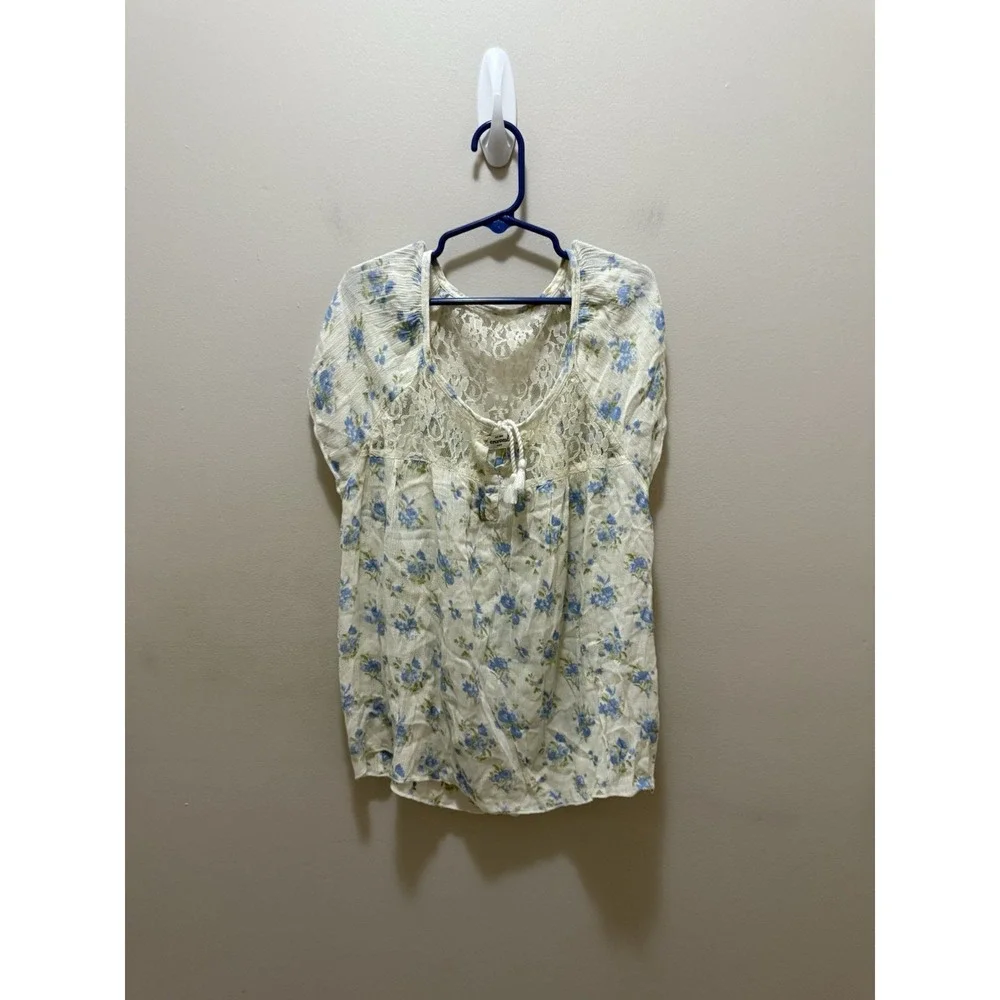 Abercrombie Kids XL Top Bundle (3) – Black‎ Studded, Blue Lace, White Floral Lot